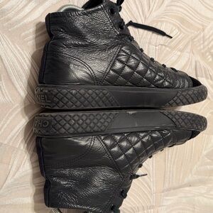 Authentic CHANEL  High Top leather Sneakers Noir/black Size 40.5
